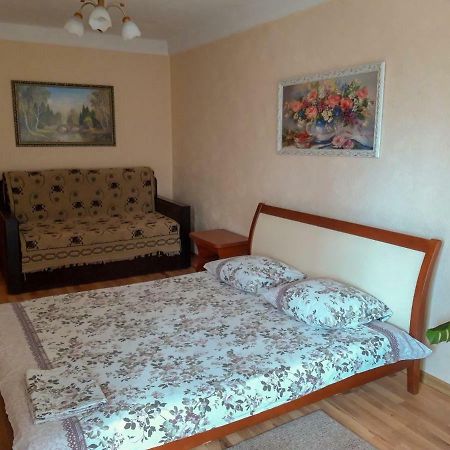 Apartment On Livoberezna Metro Station Kiev Exterior foto